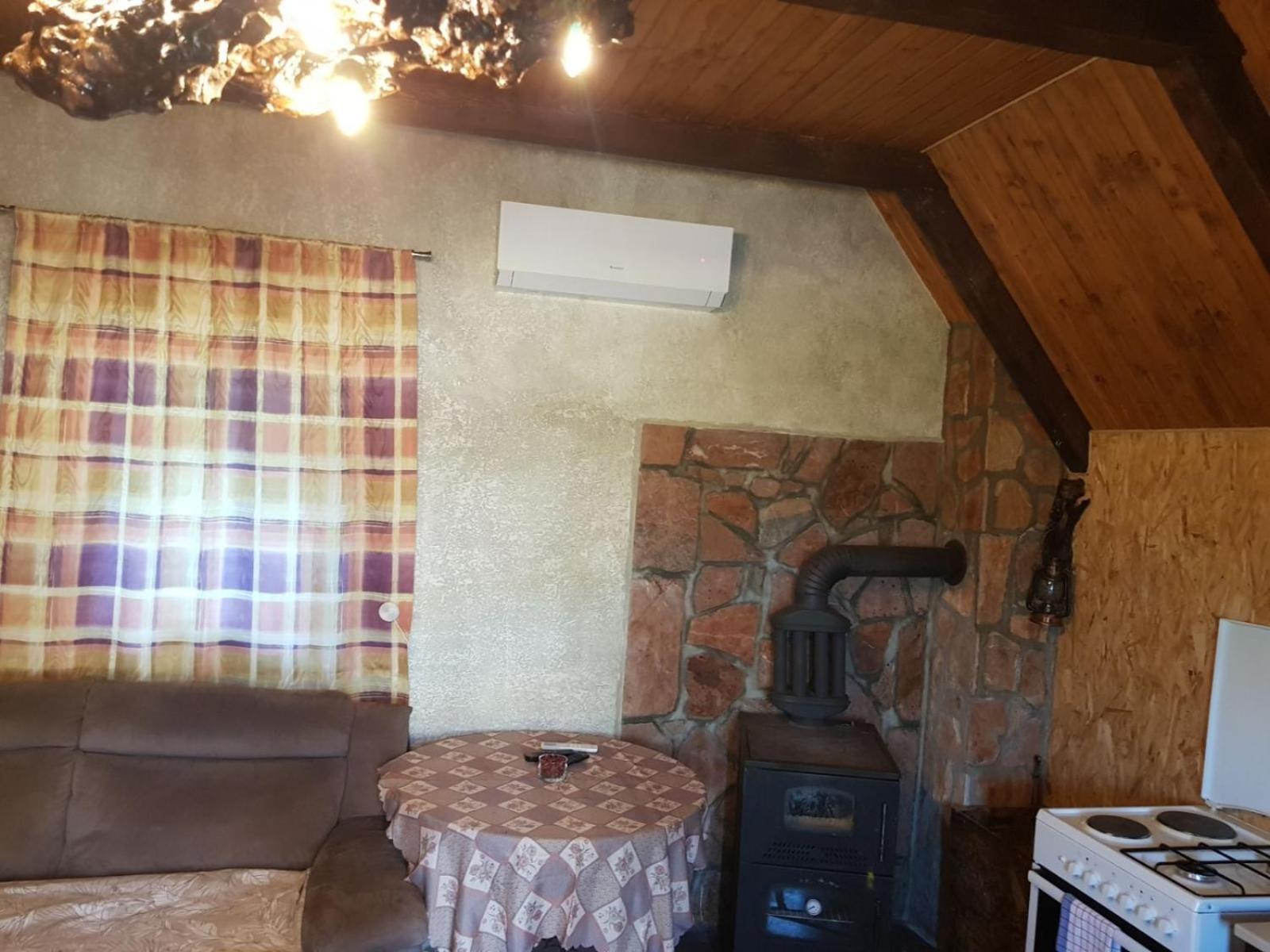 Detached House Milivoje Ξενοδοχείο Poscenje Εξωτερικό φωτογραφία