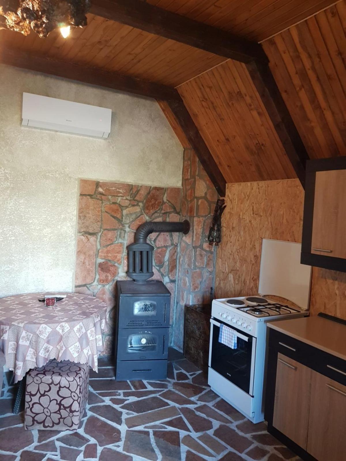 Detached House Milivoje Ξενοδοχείο Poscenje Εξωτερικό φωτογραφία
