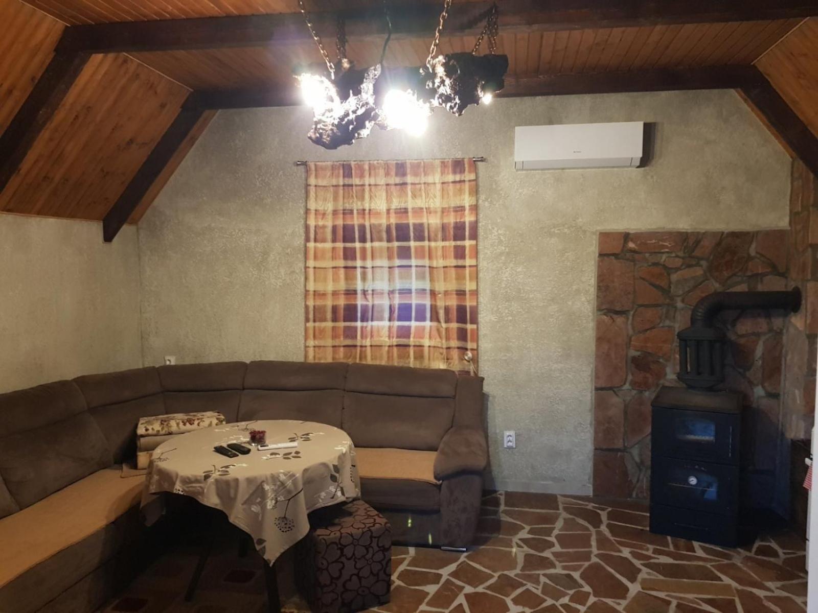 Detached House Milivoje Ξενοδοχείο Poscenje Εξωτερικό φωτογραφία